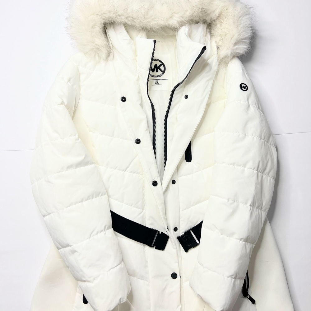 (Final Price)

Michael Kors White Jacket with Fur Hood - Picture 3 of 5